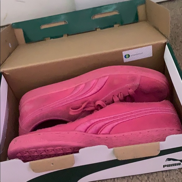hot pink puma shoes